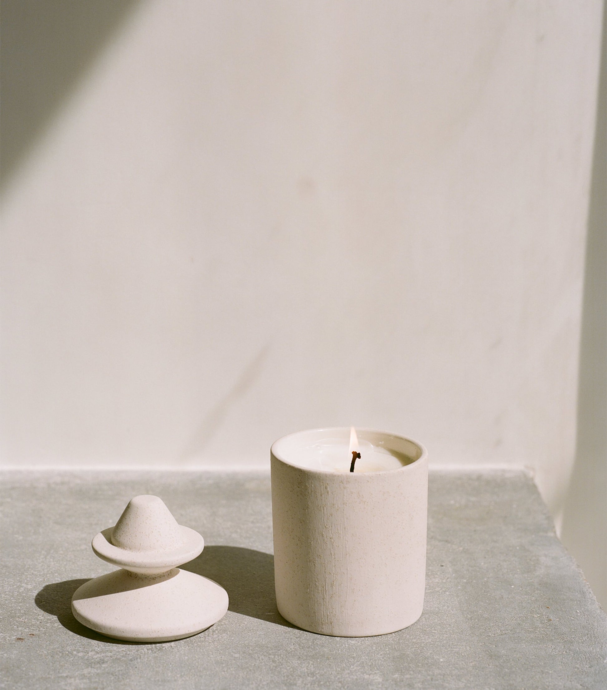 Olfactif Aries Waxed Wood Candle (240g)