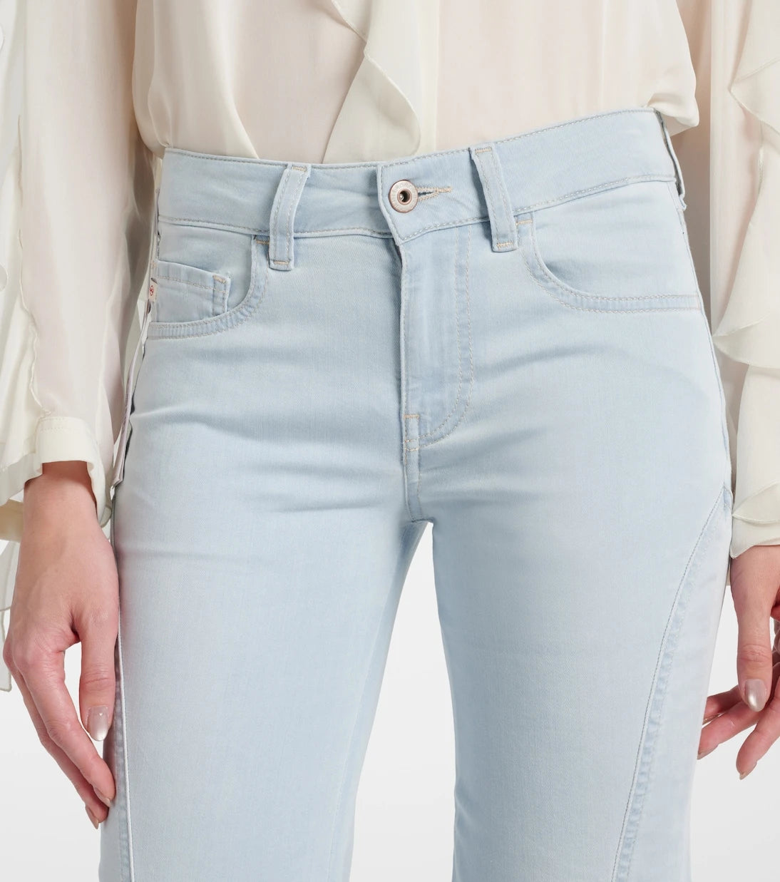بنطلون جينز بخصر عالٍ وقصة واسعة من AG Jeans - إيبيزا