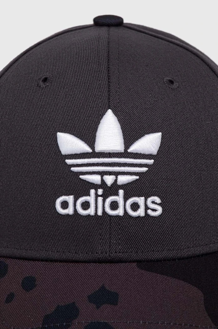 Шапка с козирка adidas Originals