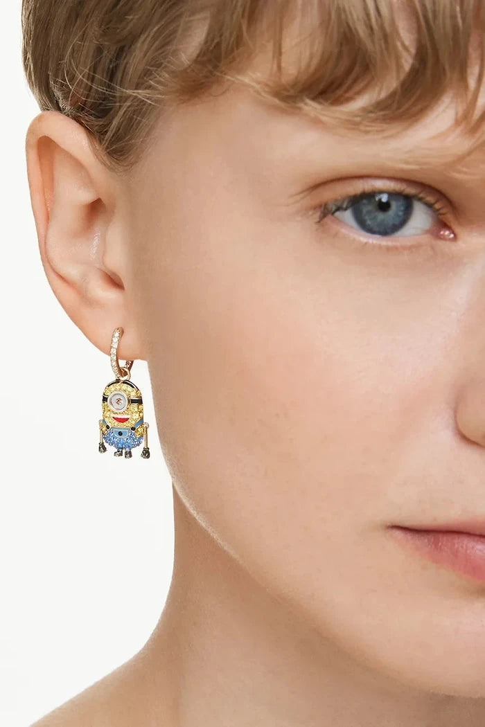 Swarovski kadın altın kaplama kristalli MINIONS küpeler