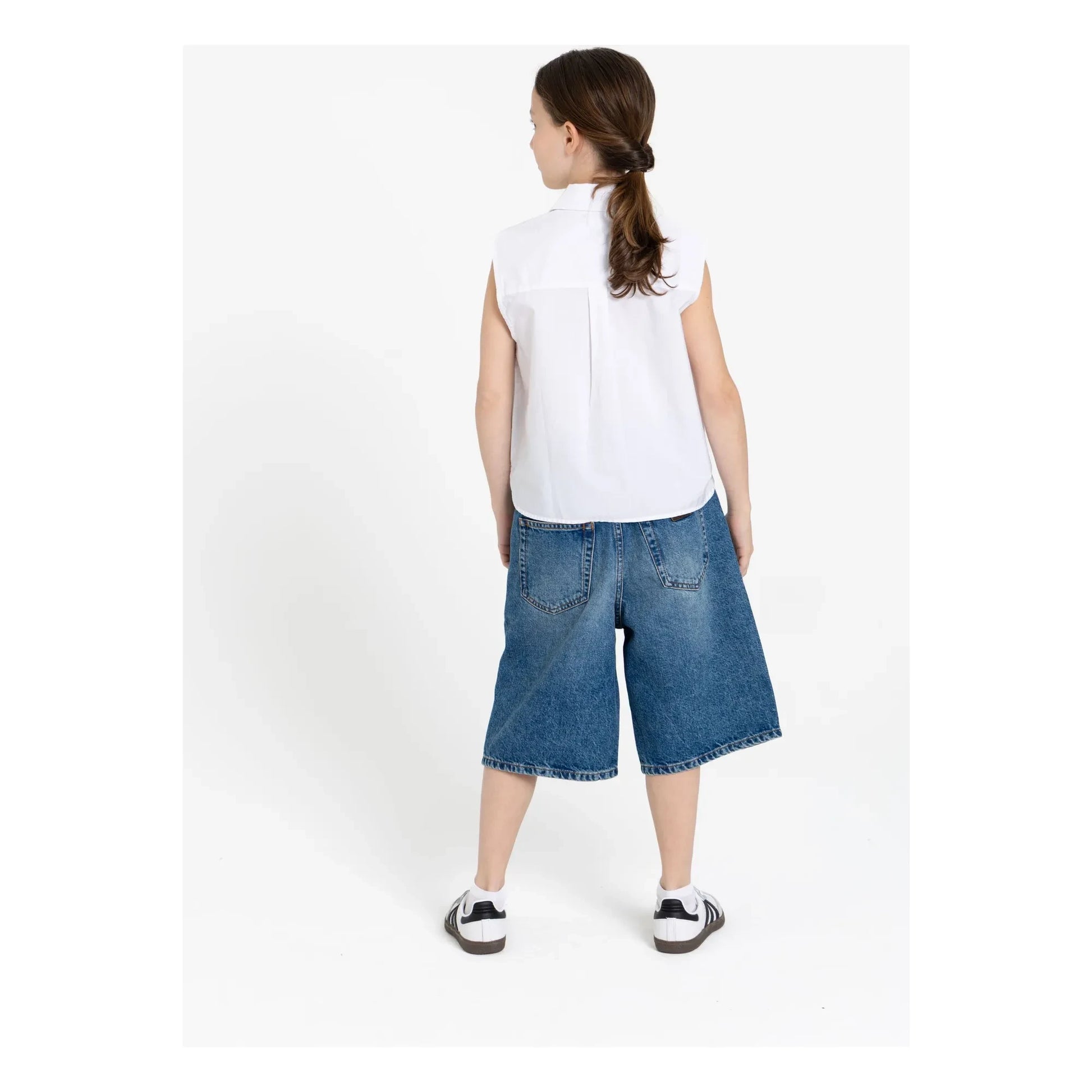 Finger in the nose - Ella Sleeveless Shirt | White