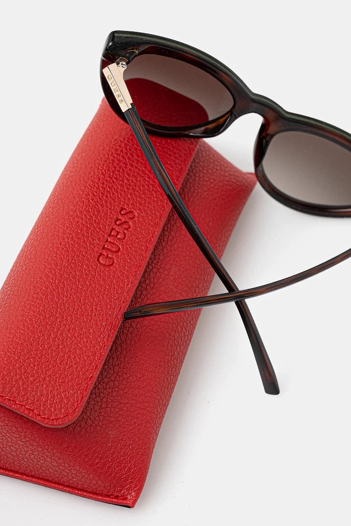 Слънчеви очила Guess