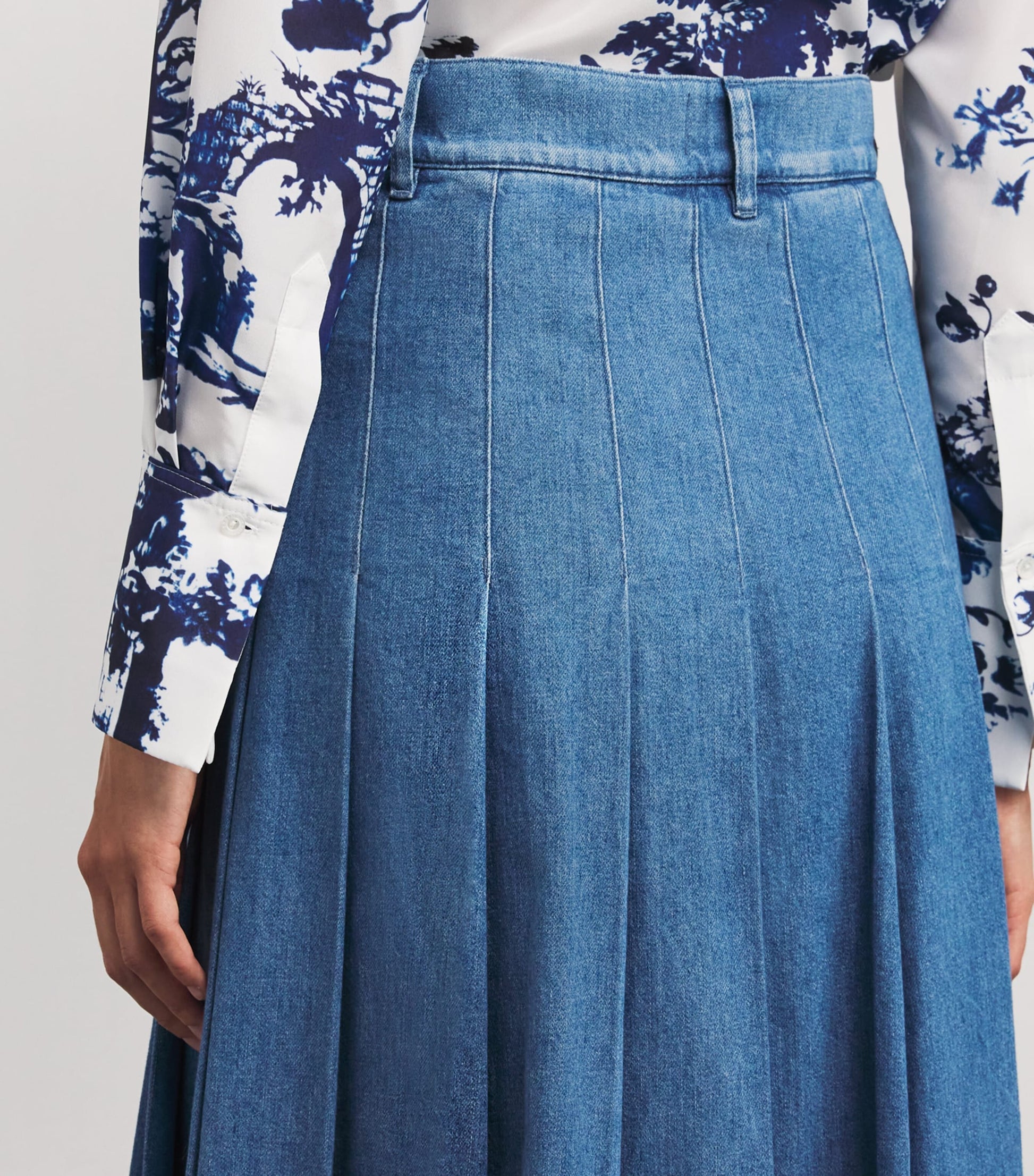 Weekend Max Mara Blue Pleated Denim Skirt