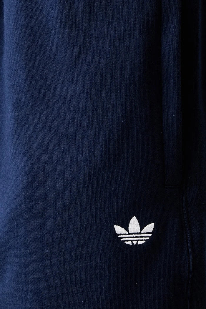 adidas Originals pamuklu erkek eşofman şortu Essentials