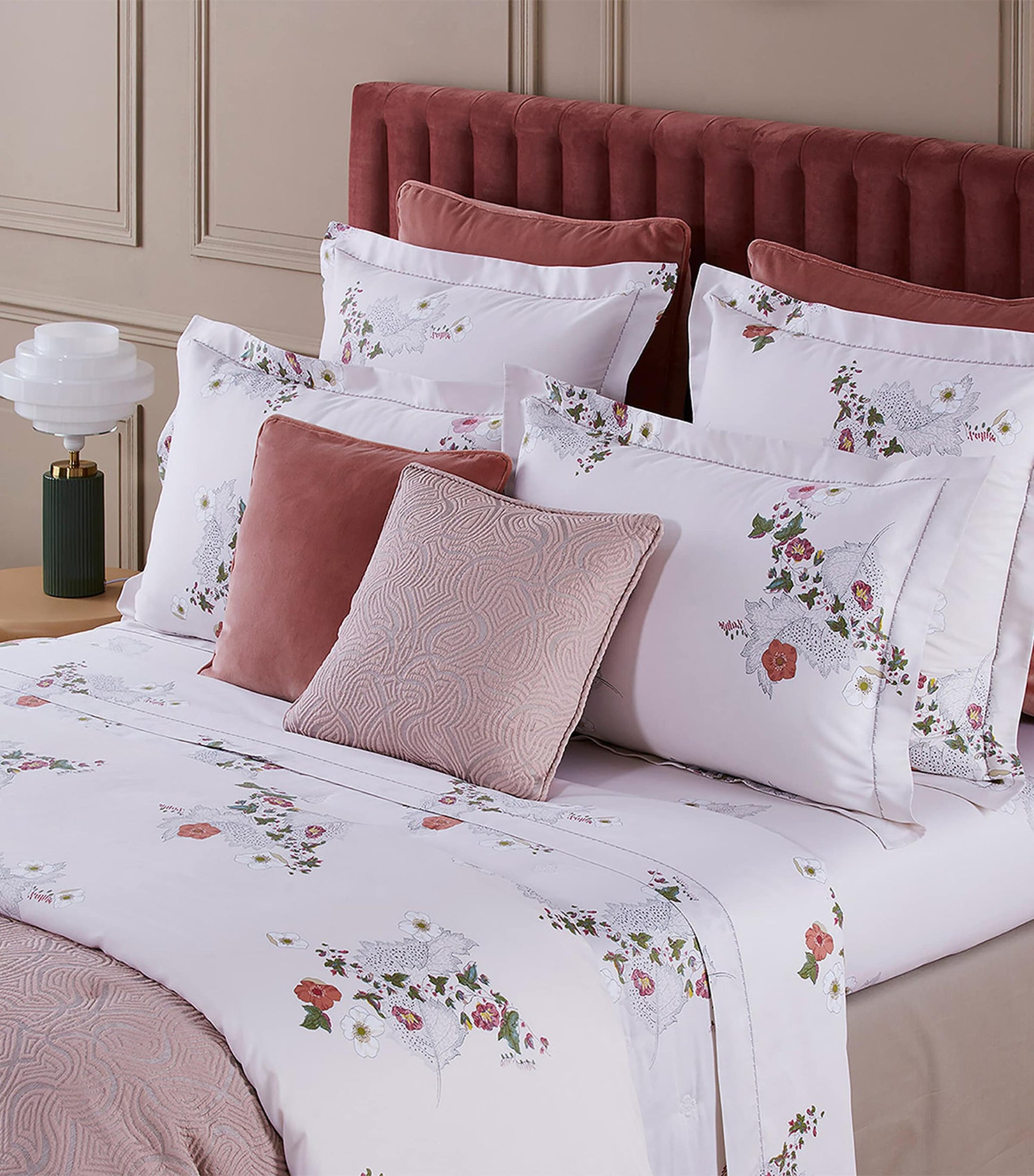 Corolles Double Fitted Sheet (140cm x 200cm)