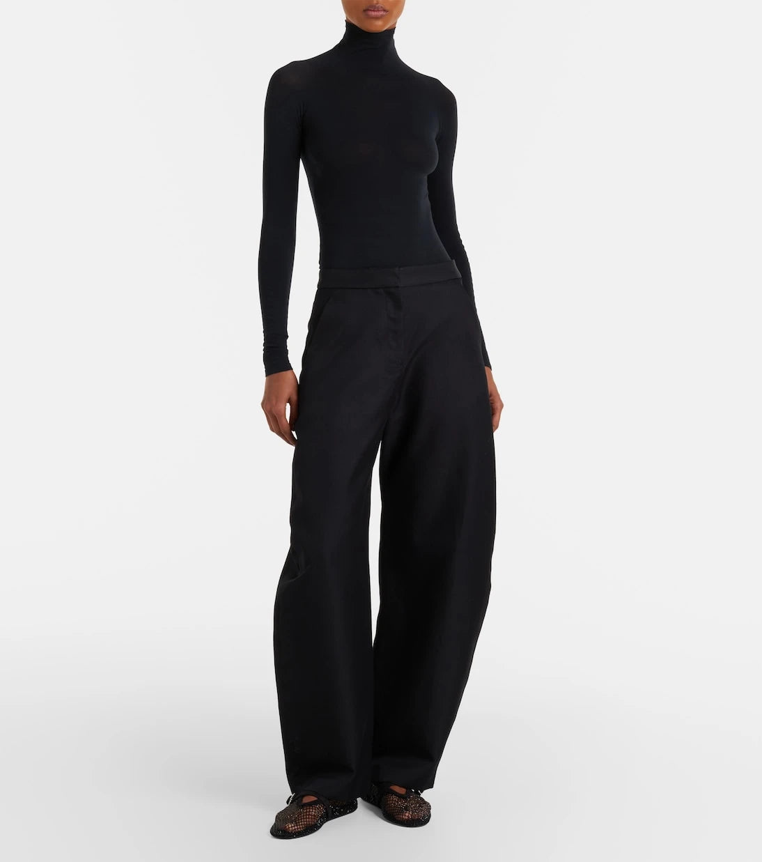 Alaïa - أحذية باليه شبكية مزينة