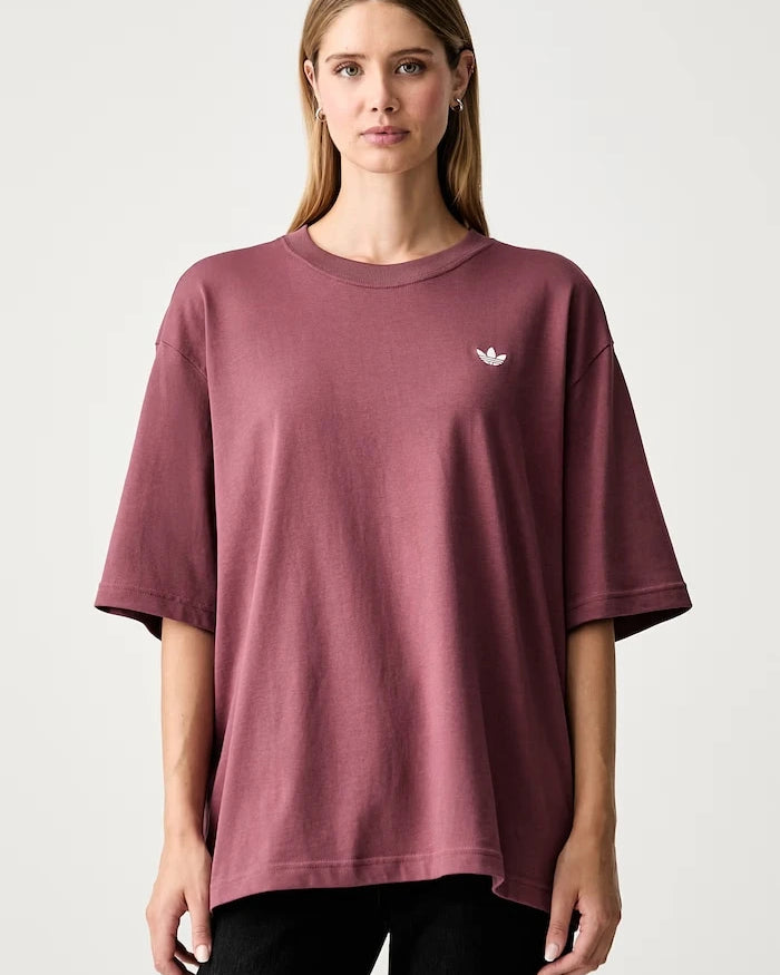 adidas Originals kadın pamuklu Essentials tişört