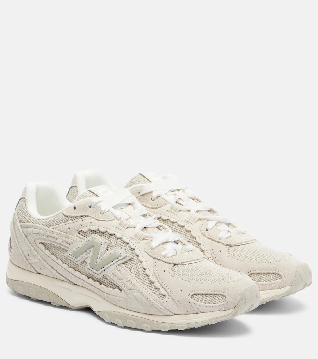 New Balance - حذاء رياضي 204 بتفاصيل سويدي