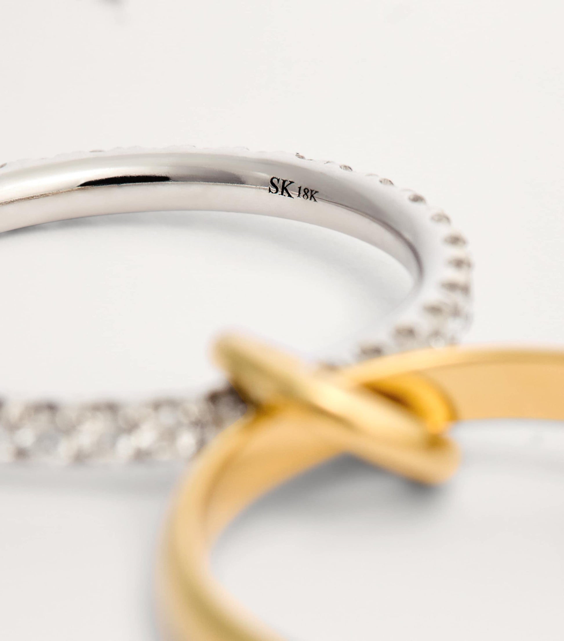 Mixed Gold and Diamond Halley Ring