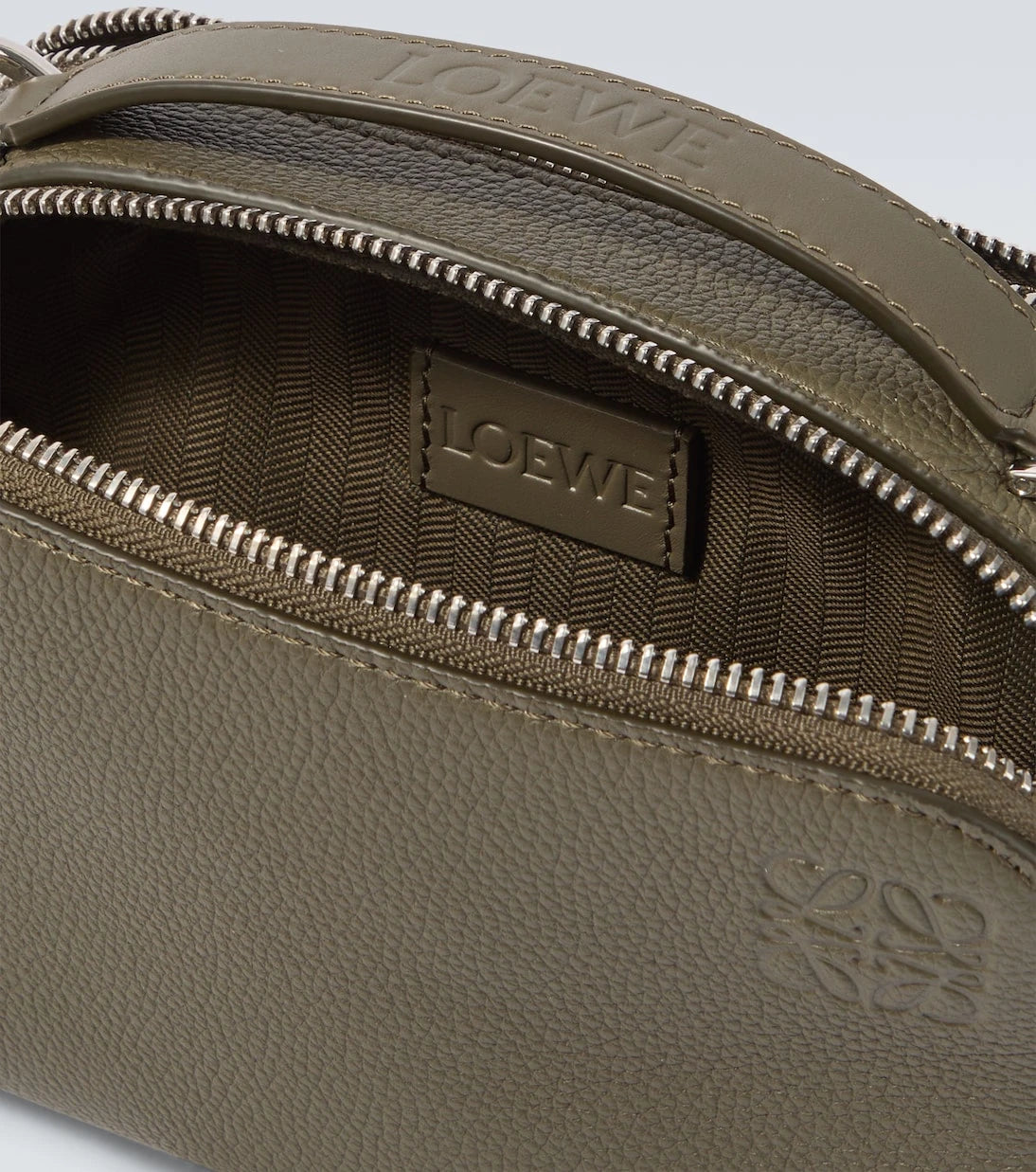 Loewe - حقيبة كروس بودي صغيرة من الجلد