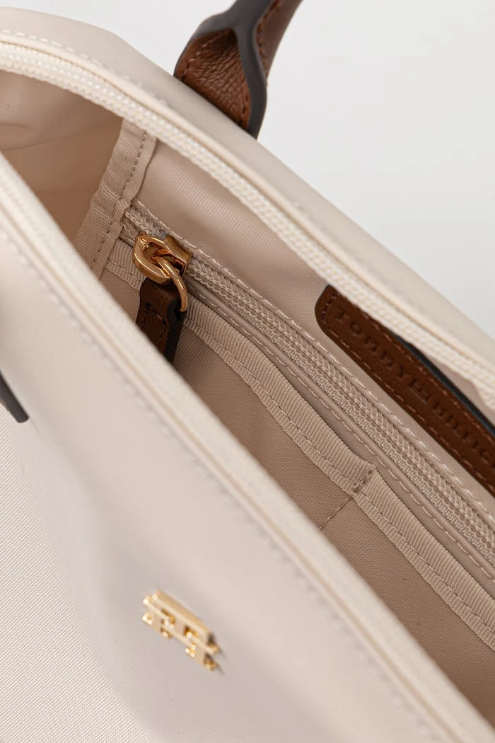 Tommy Hilfiger kadın crossbody çanta