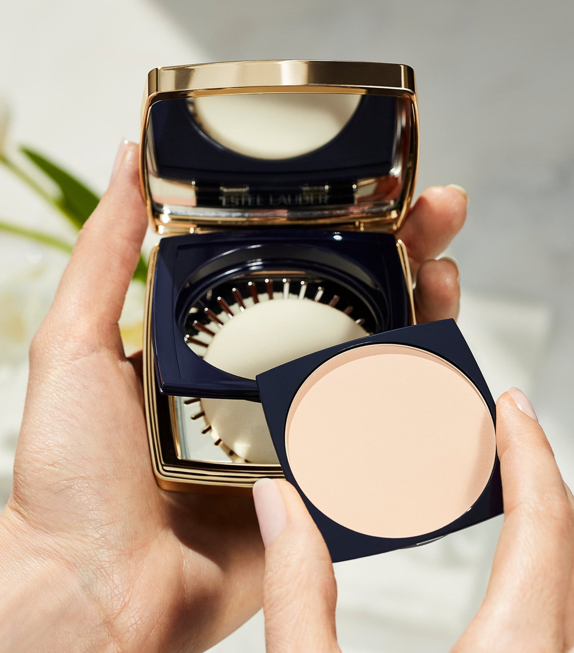 Estée Lauder Double Wear Stay-in-Place Matte Powder Foundation