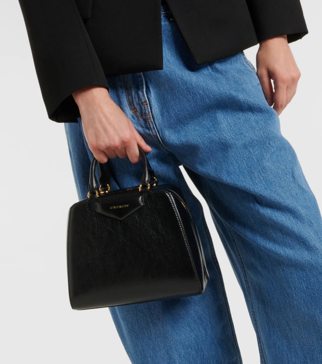 Givenchy - Antigona Cube Mini leather tote bag
