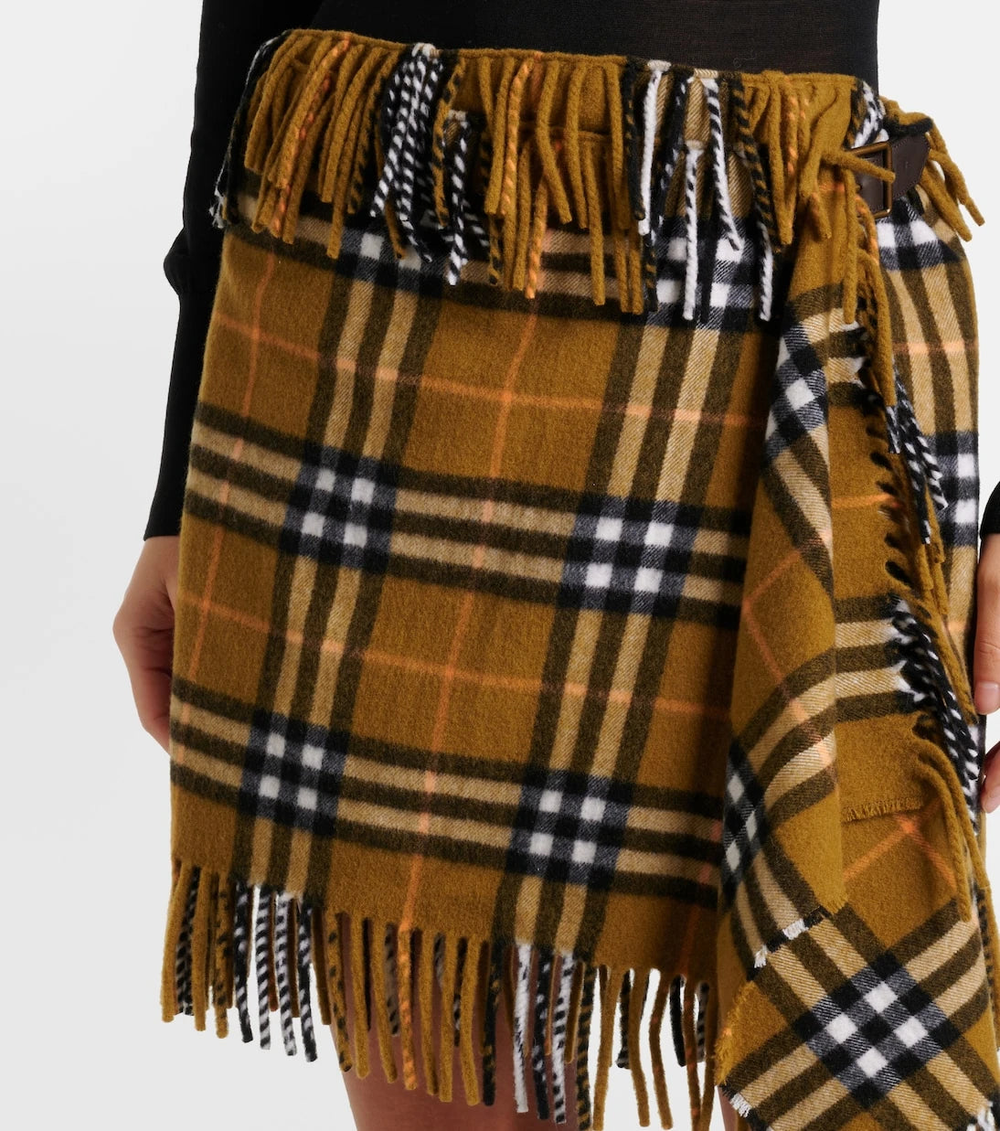 Burberry - تنورة قصيرة من الصوف والكشمير بنقشة كاروهات من بربري