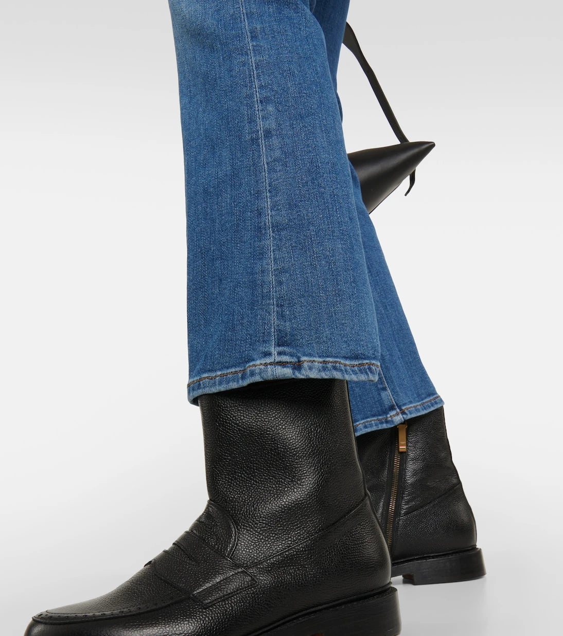 Frame - بنطال جينز Le Crop Mini bootcut بخصر متوسط الارتفاع