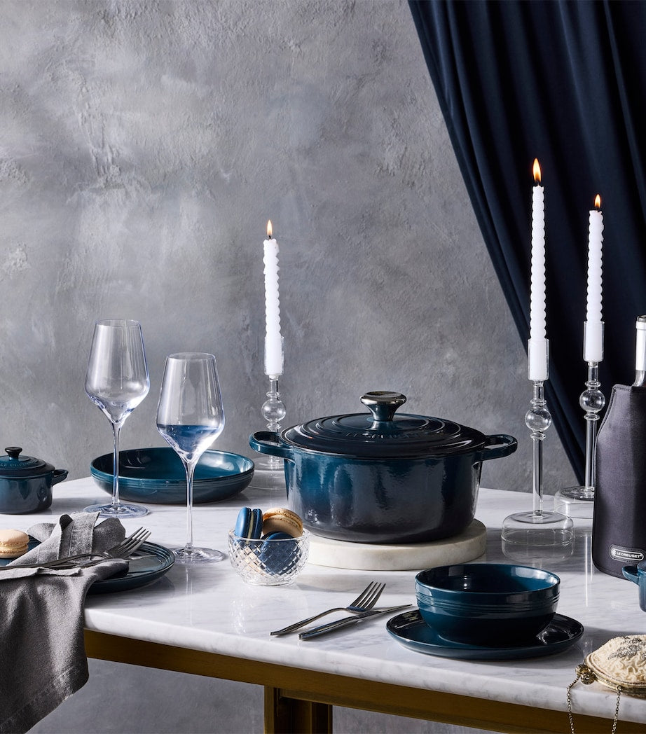 Le Creuset Enamelled Cast Iron Round Casserole Dish (24cm)