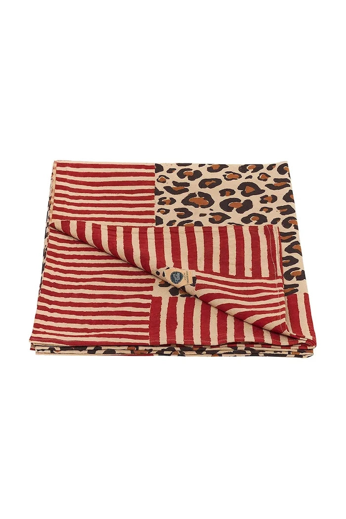 Памучно покривало Doing Goods Leopard Single 220 x 140 cm