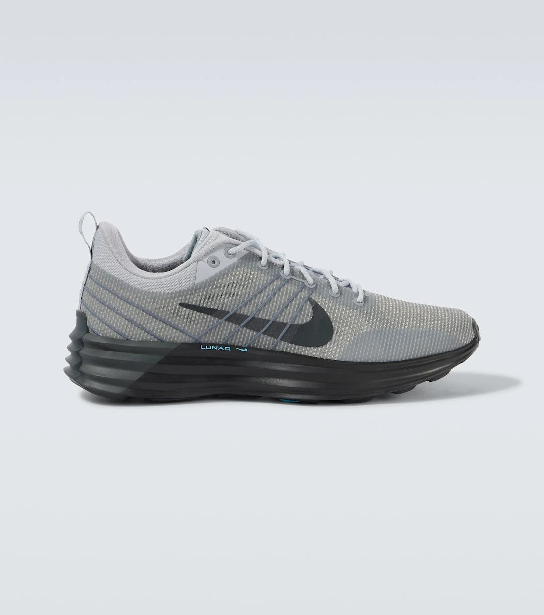 Nike - حذاء رياضي Lunar Roam