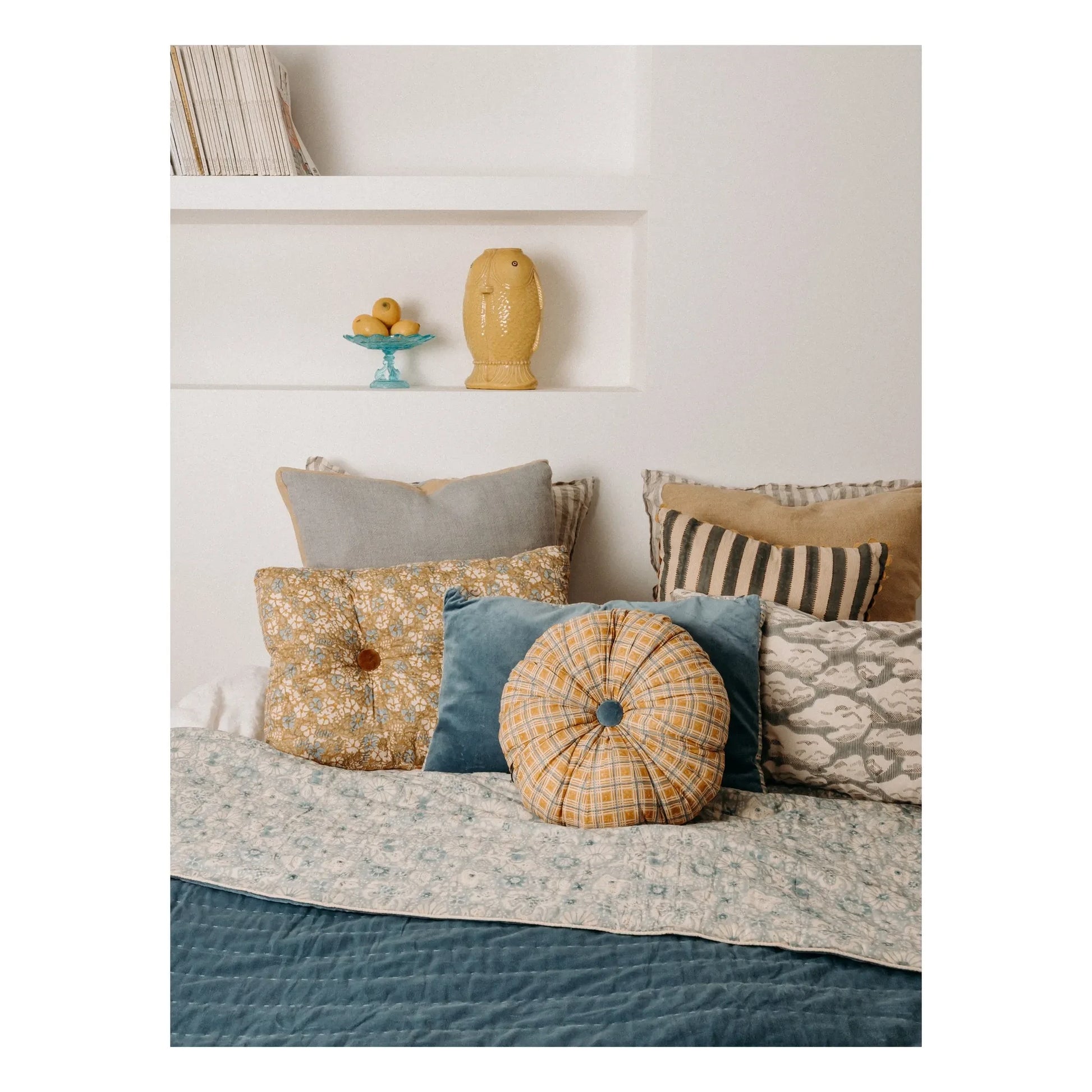 Le Monde Sauvage - Boréal Florence cushion | Yellow