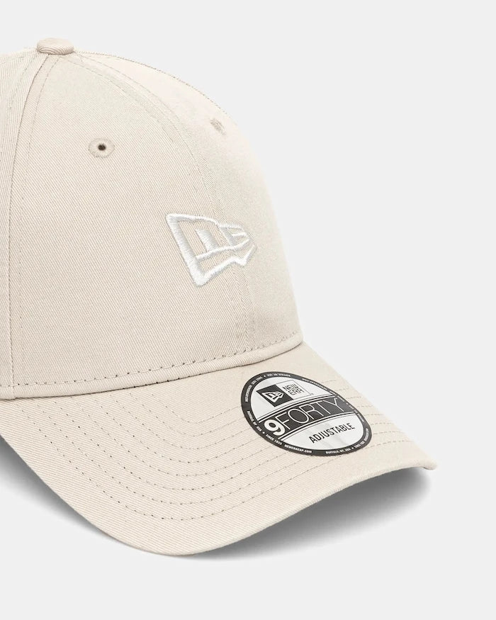 Памучна шапка с козирка New Era