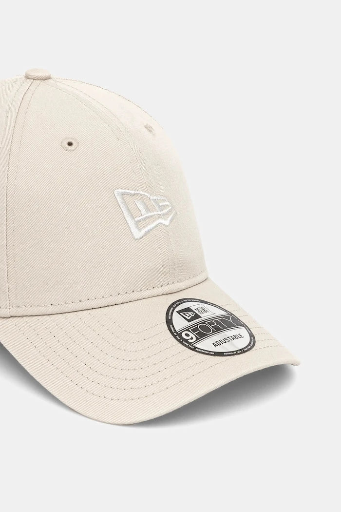 Памучна шапка с козирка New Era
