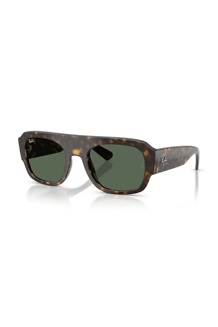 Ray-Ban güneş gözlüğü