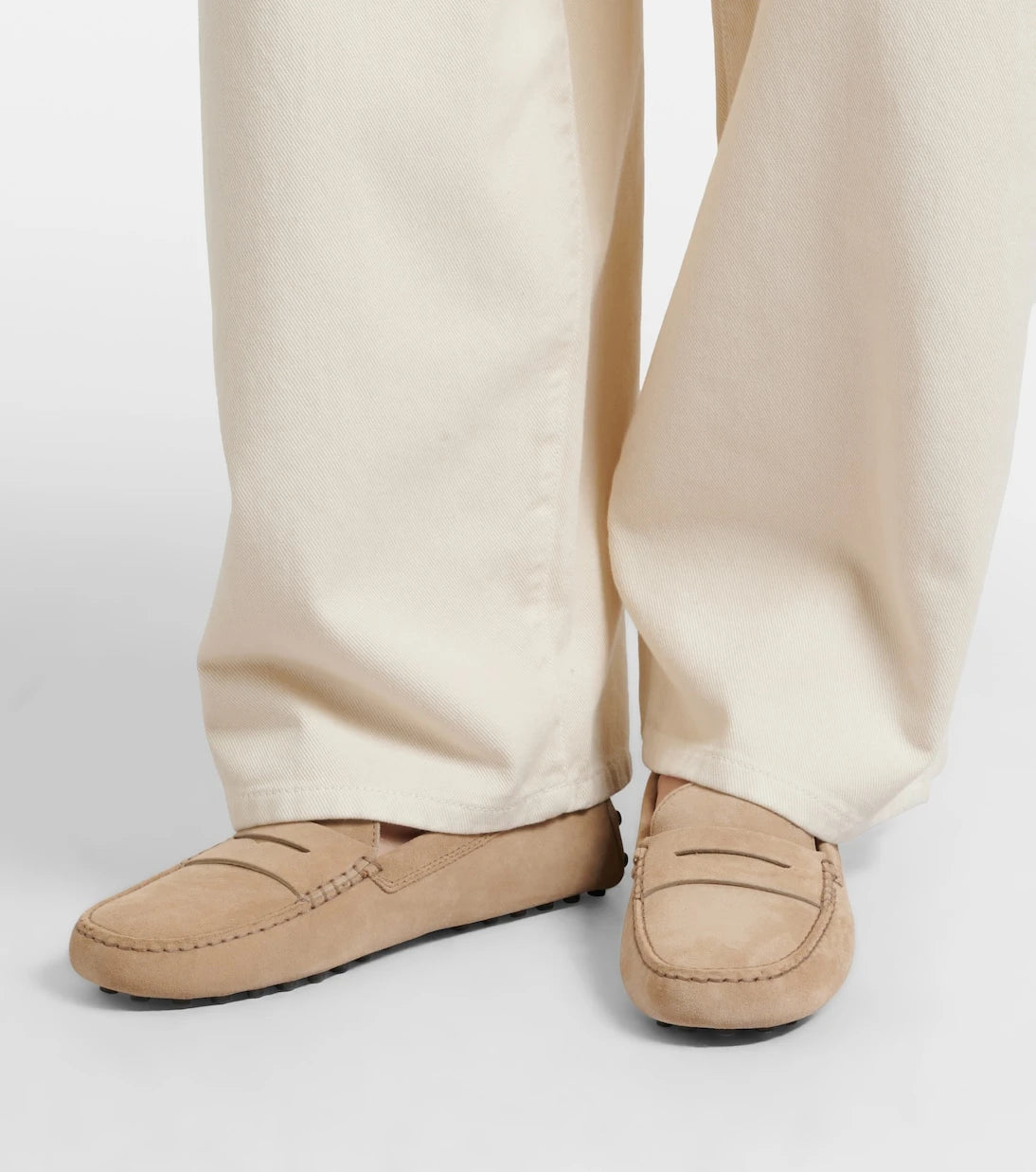 Tod's - حذاء قيادة غومينو من جلد الشامواه