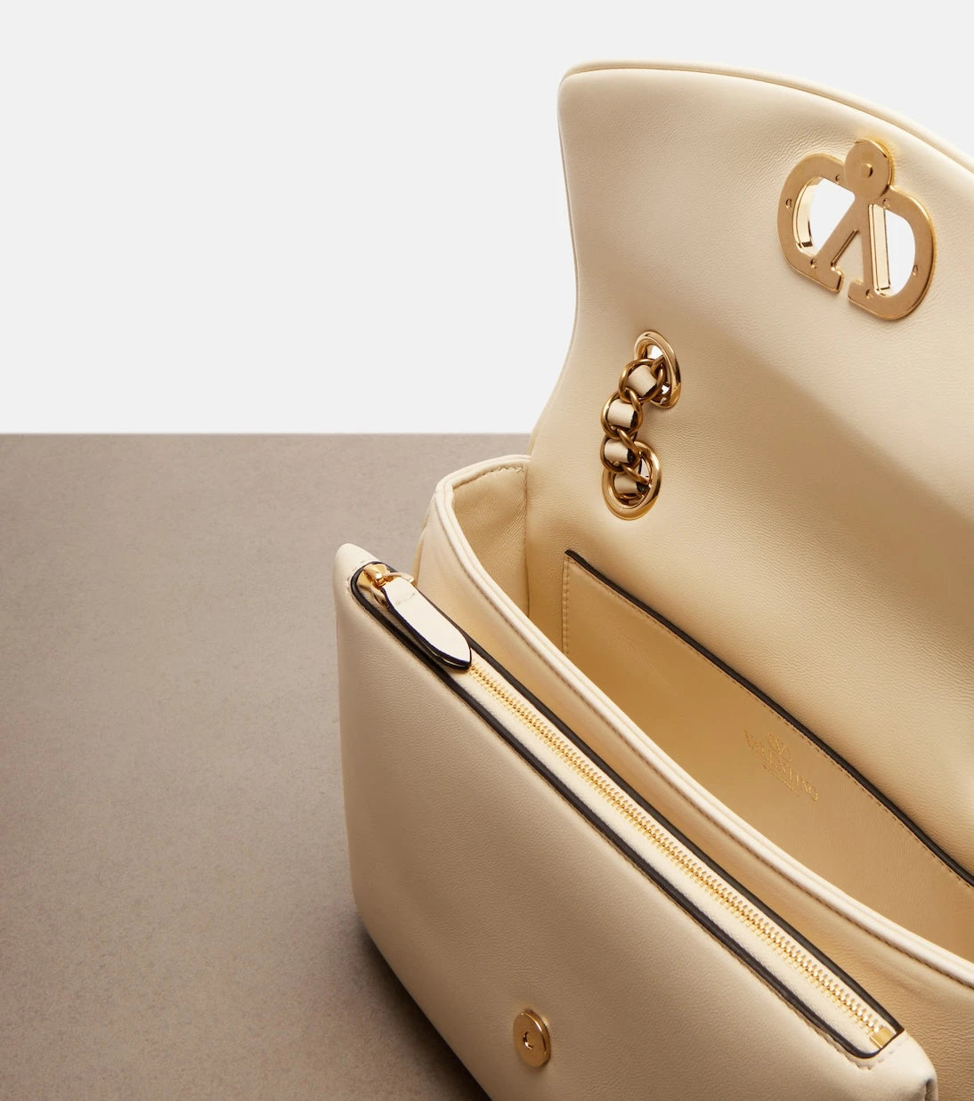 Valentino Garavani - Djuna Medium leather shoulder bag