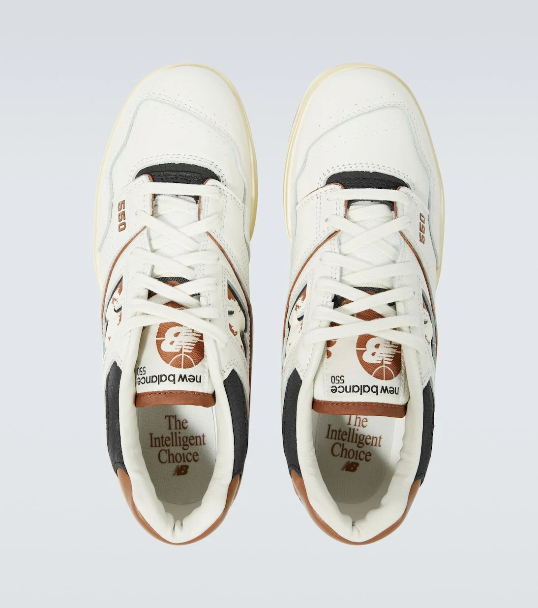 New Balance - حذاء سنيكرز 550 جلدي