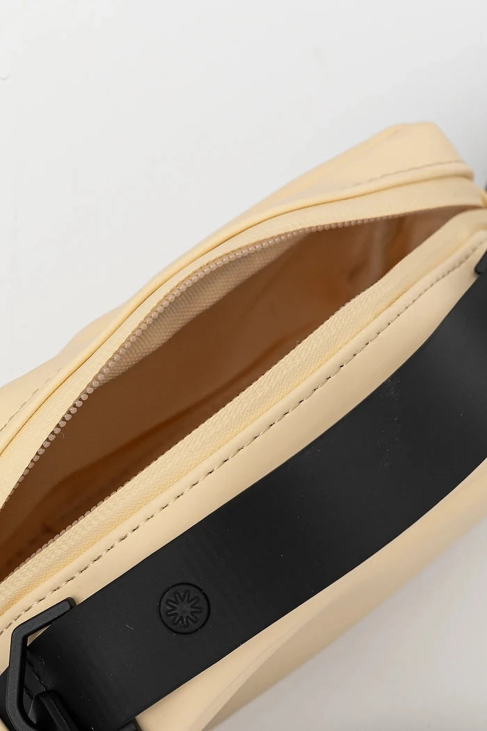 Чанта през рамо Rains Box Bag Micro W3