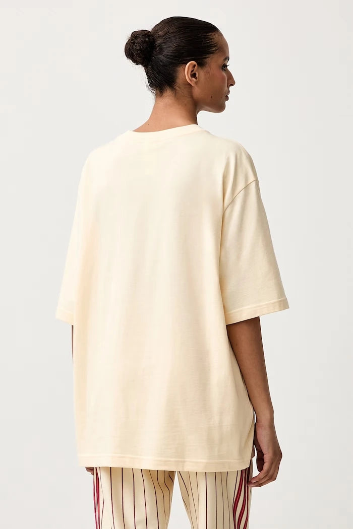 adidas Originals Essentials pamuklu kadın tişört