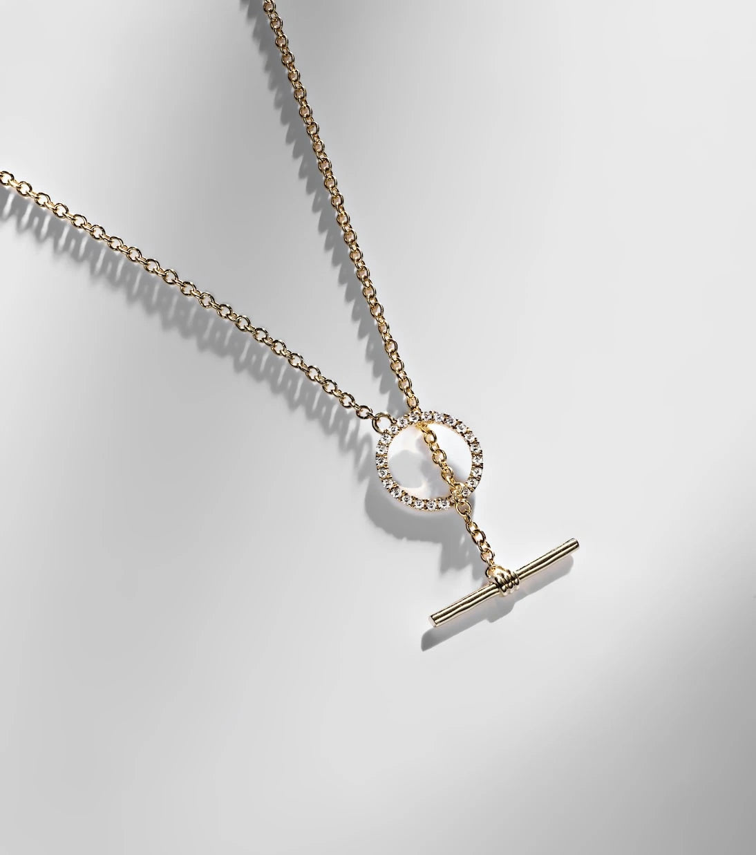 Stone and Strand - 10kt gold necklace with diamonds