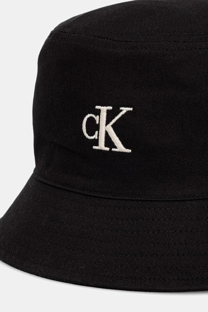 Calvin Klein шапка идиотка дамска от памук