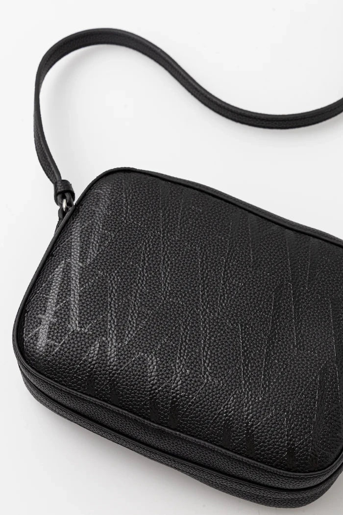 Armani Exchange ayarlanabilir askılı kadın çantası