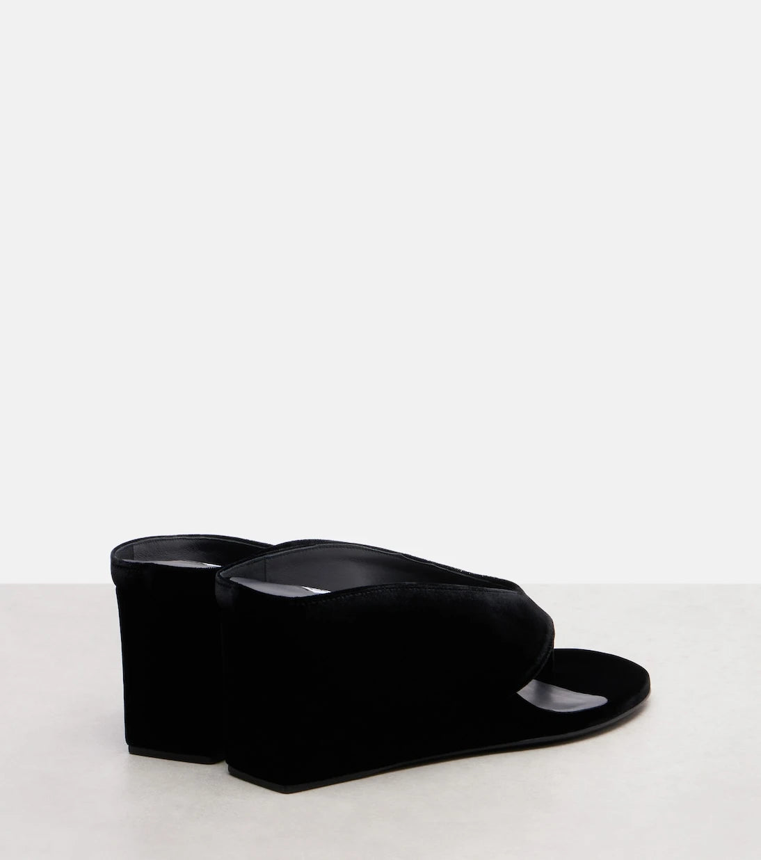 Alaïa - Velvet wedge thong sandals