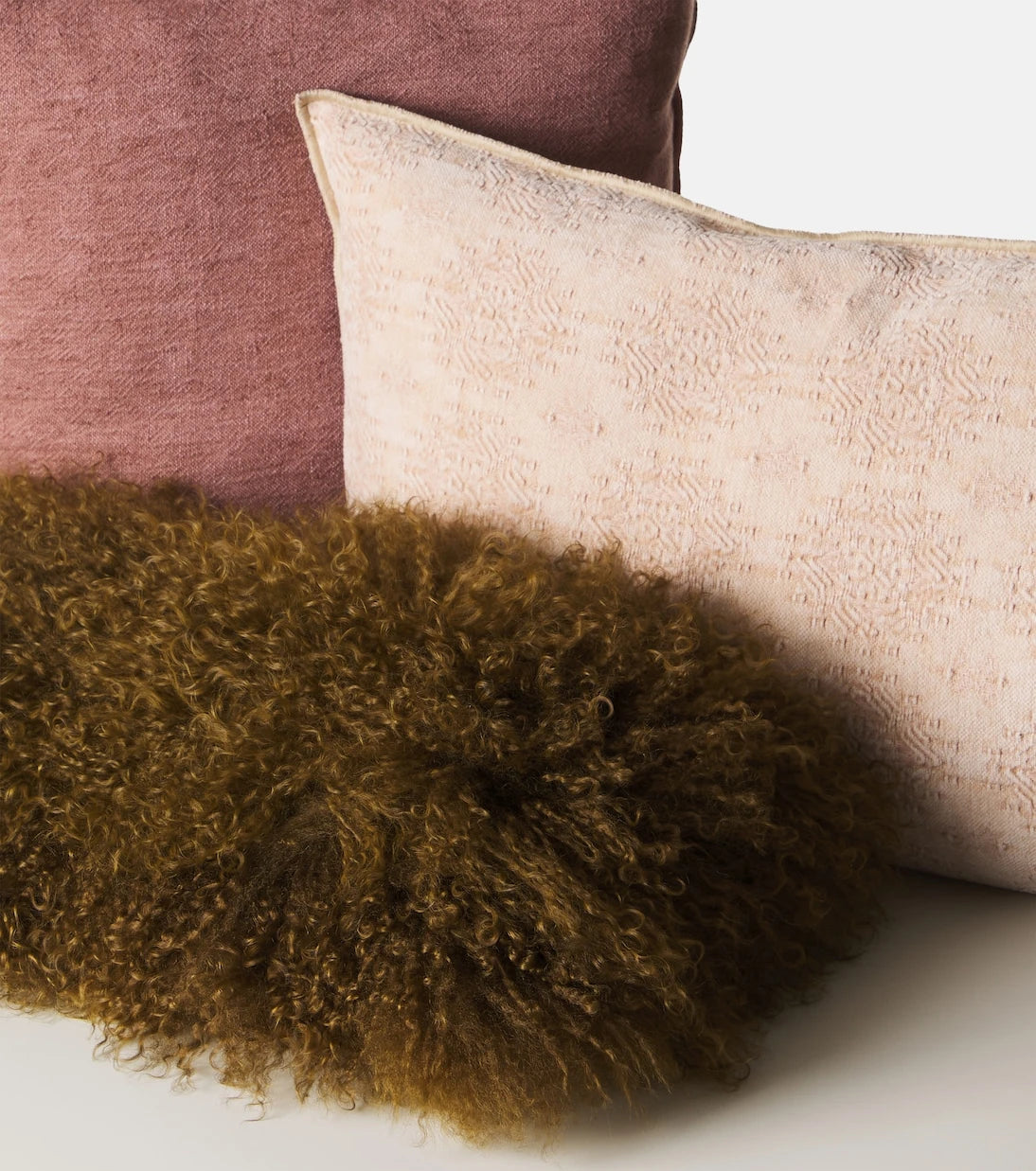 Maison de Vacances - Shearling and linen cushion