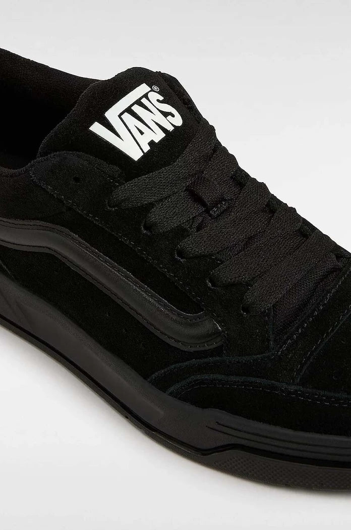 Велурени кецове Vans Hylane