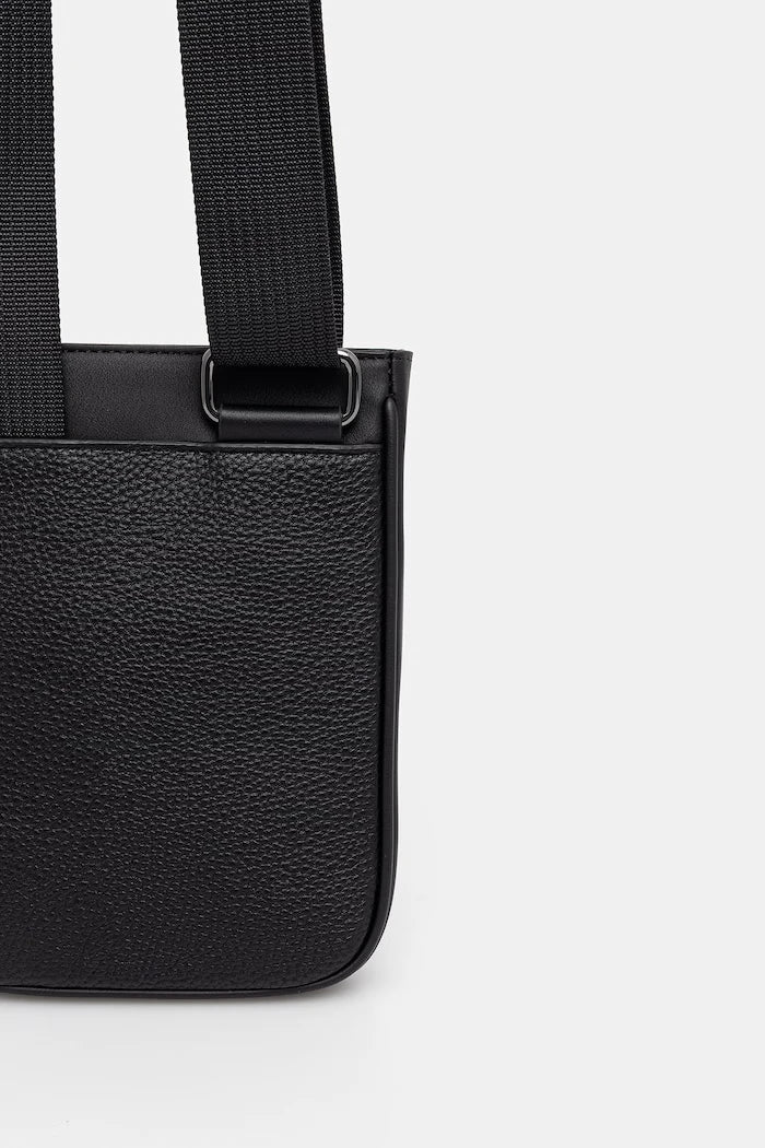 Tommy Hilfiger erkek suni deri omuz çantası