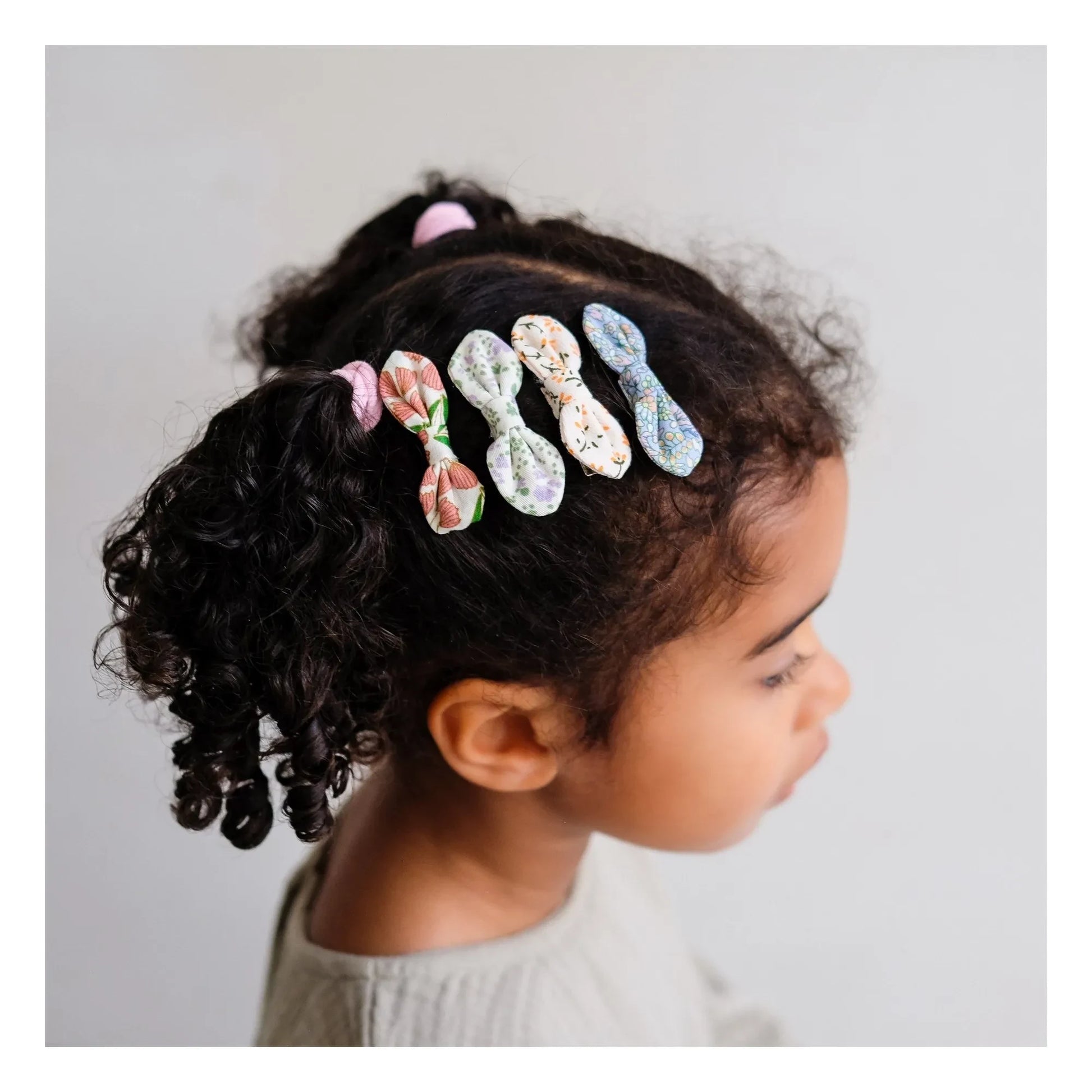 Mimi & Lula - Set of 4 Flowered Bow Bars | Ecru