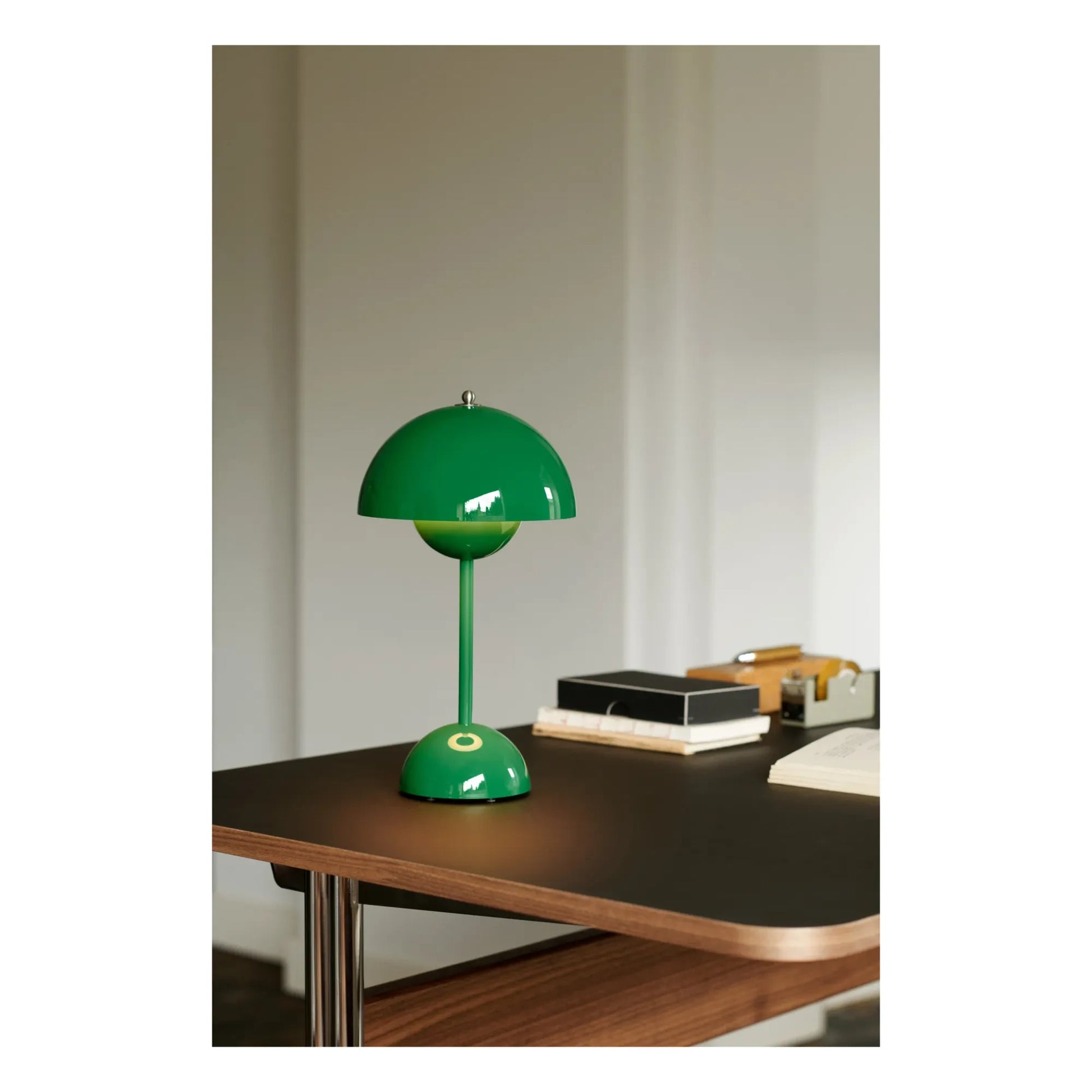 & Tradition - VP9 Flowerpot Portable Table Lamp, Vernon Panton | Green