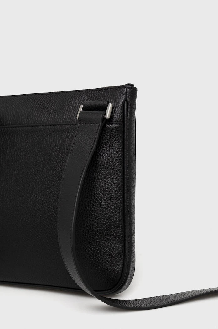 Emporio Armani Deri Omuz Çantası