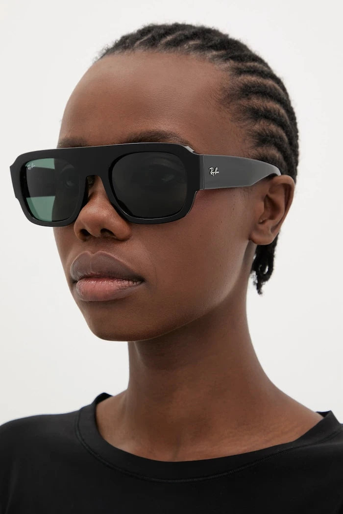 Ray-Ban güneş gözlüğü