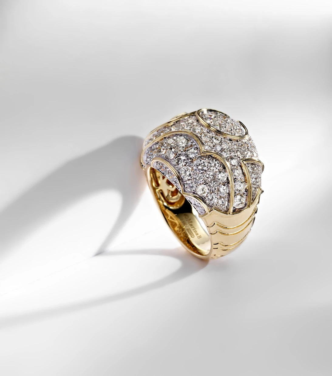 Marina B - Onda Bombe 18kt gold ring with diamonds