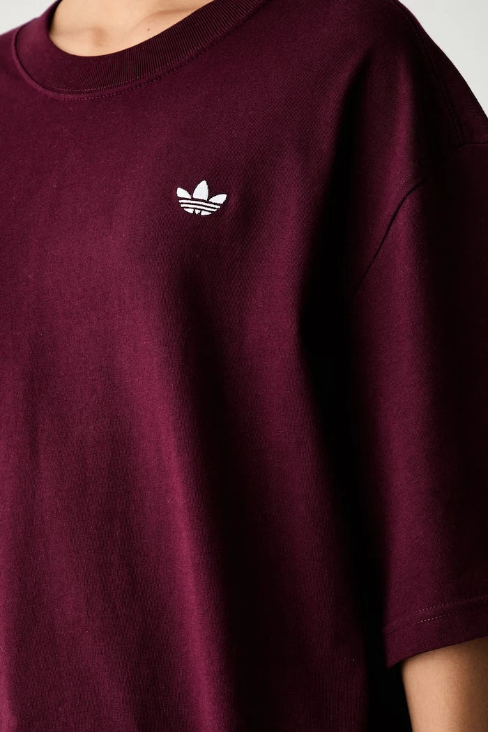 adidas Originals kadın pamuklu Essentials tişört