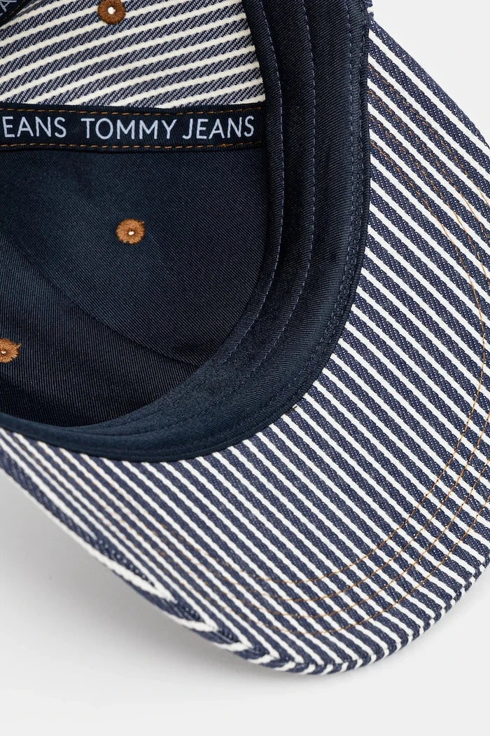Шапка с козирка Tommy Jeans