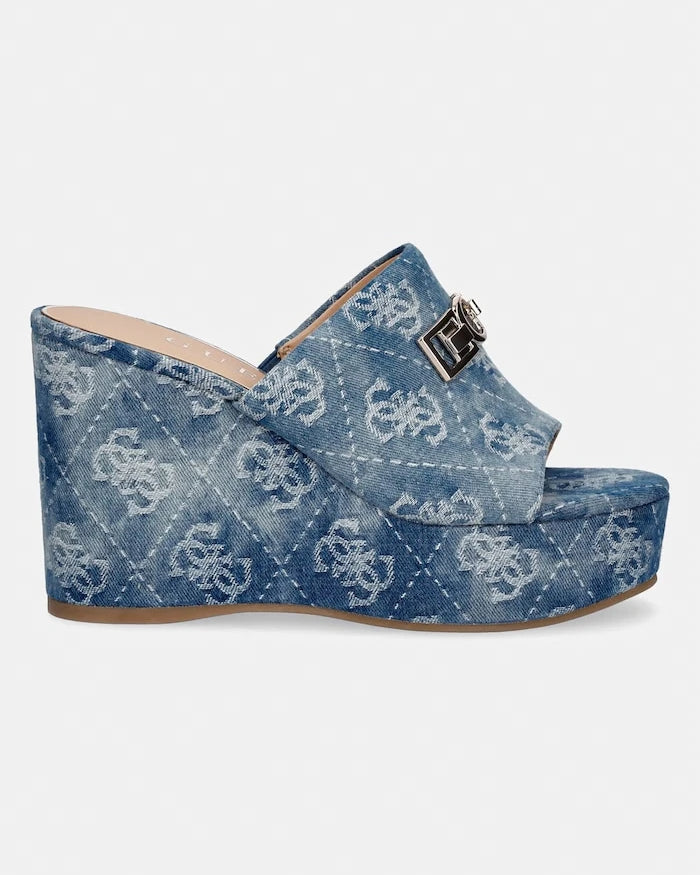Guess скосена platformalı kadın terlikler EVENZA2