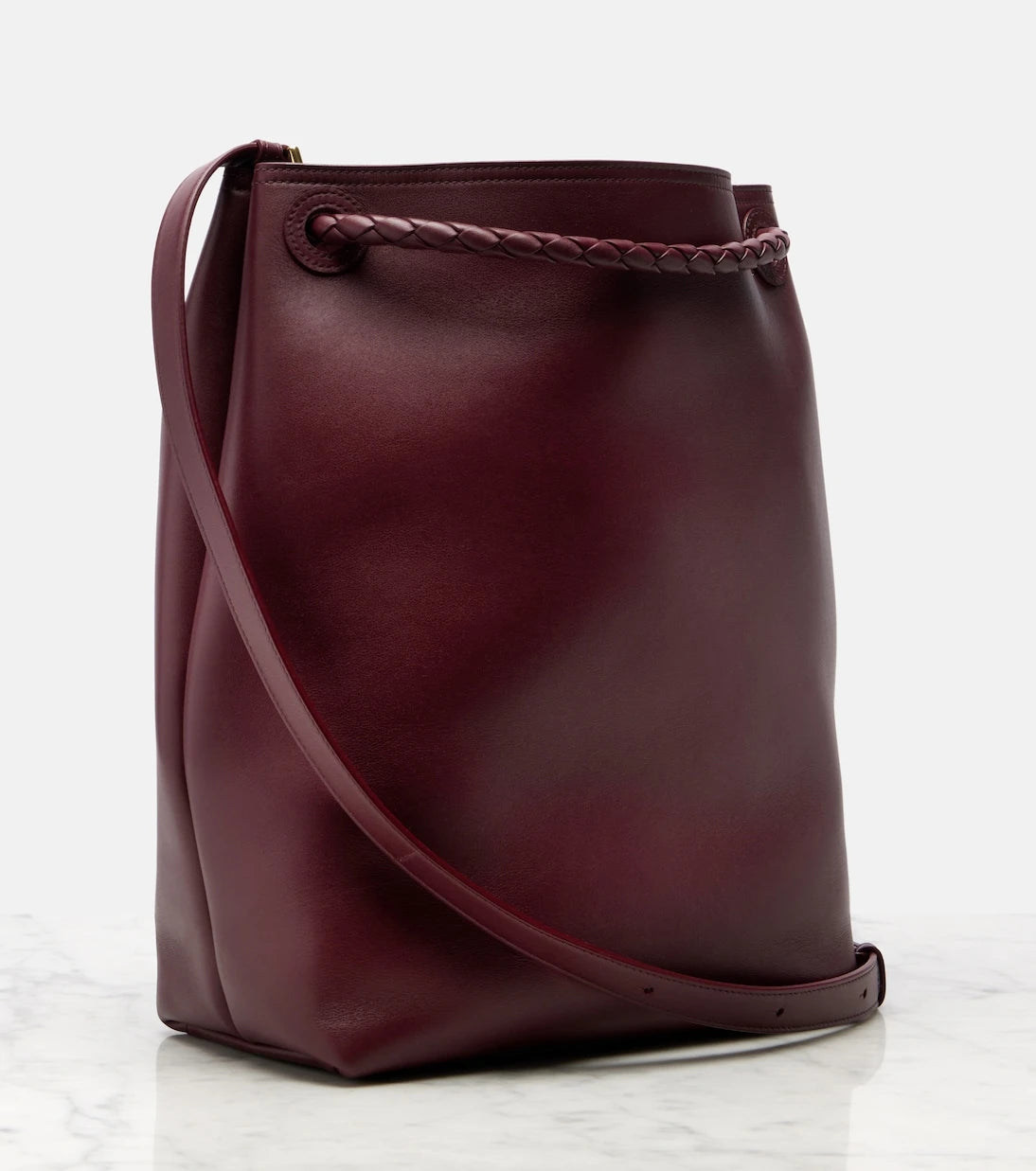 Bottega Veneta - Andiamo Small leather bucket bag