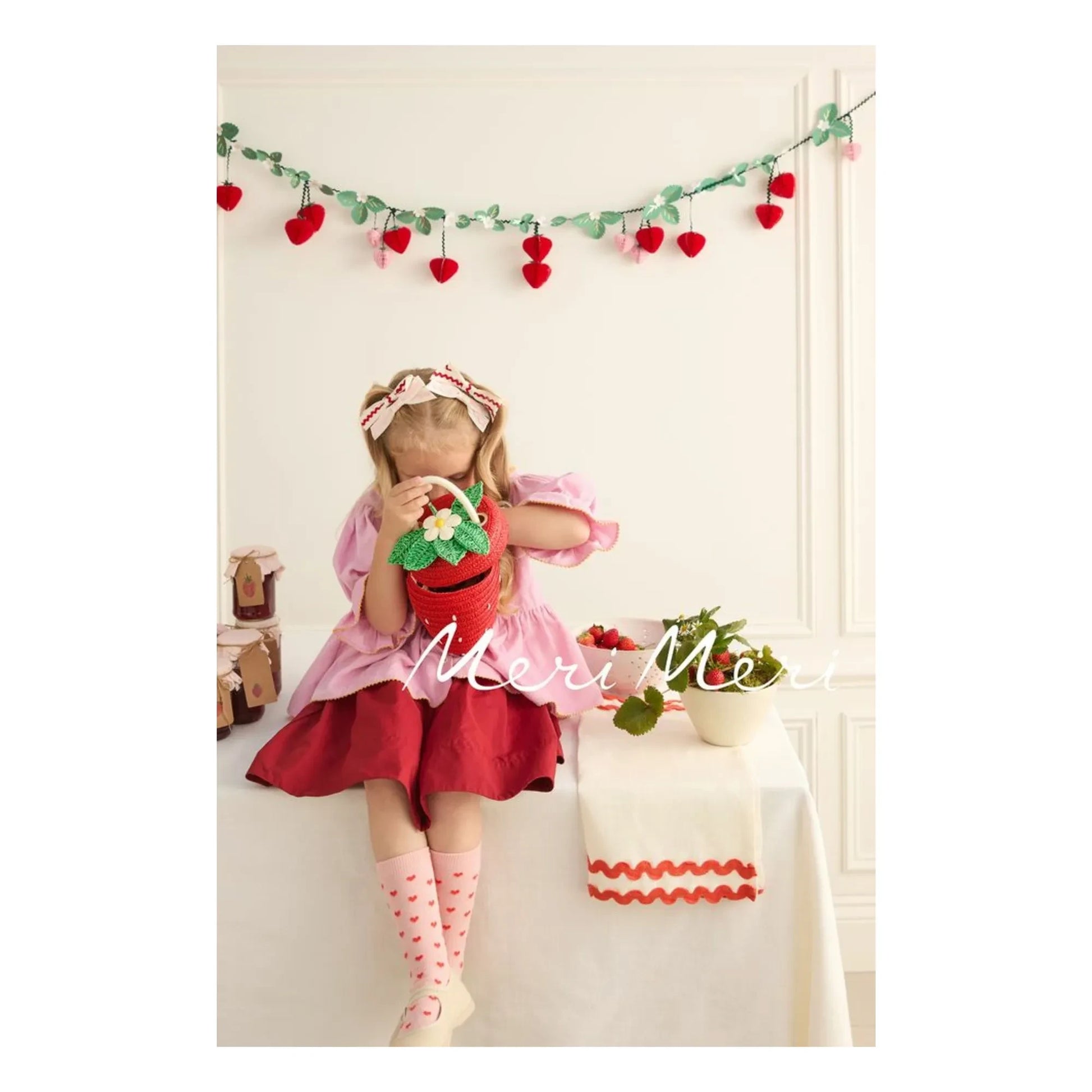 Meri Meri - Strawberry garland