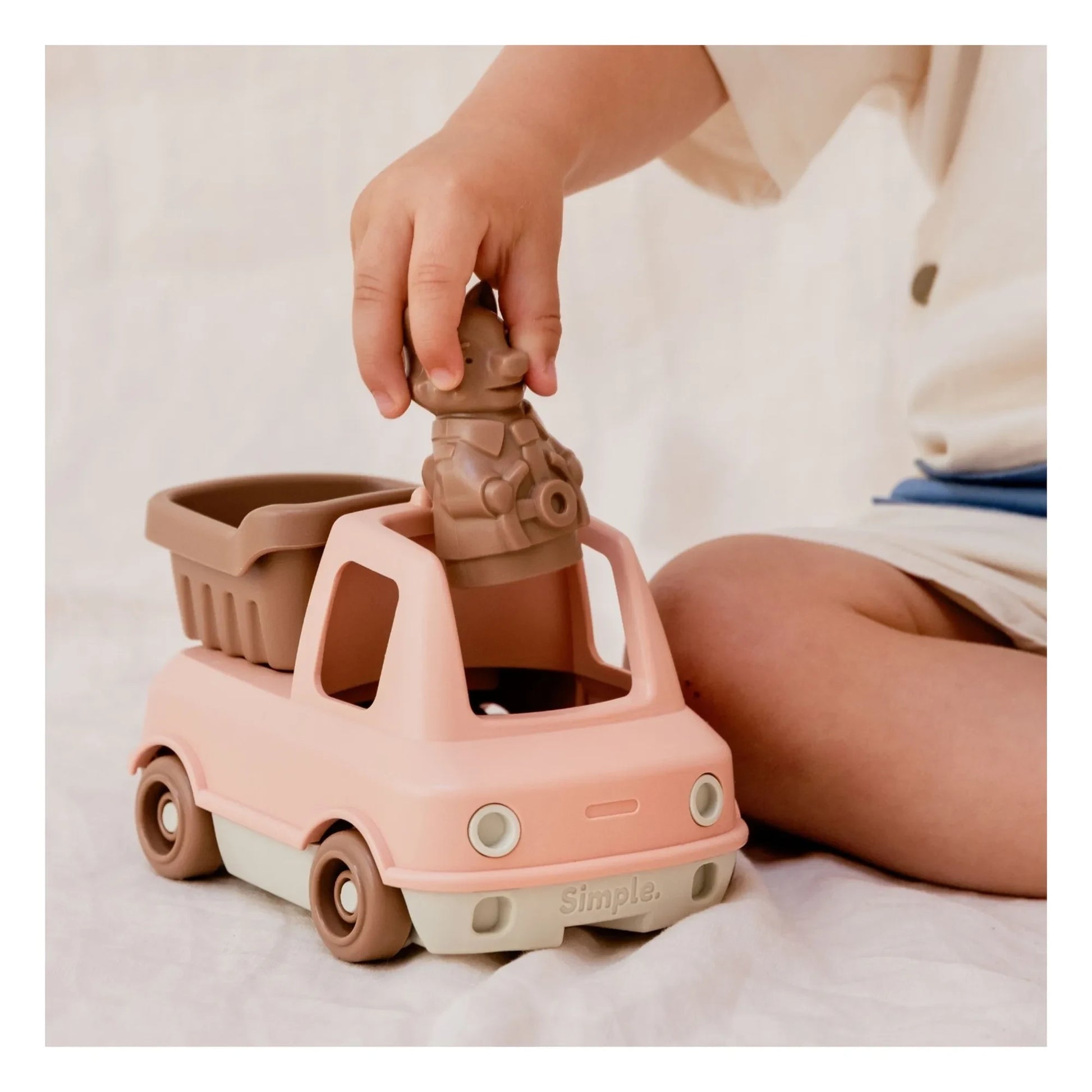 Simple - Tipper truck | Peach