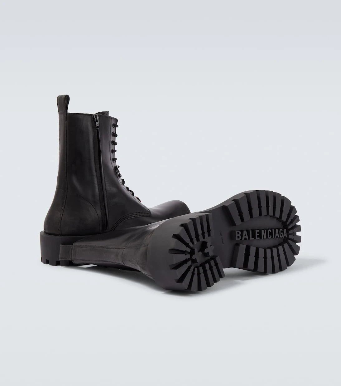 Balenciaga - حذاء هامر جلدي برباط